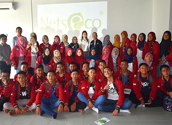 01 We had 40 students from Sekolah Menengah Analysis Kimia, Padang Indonesia.
